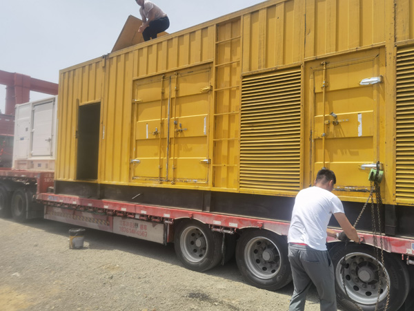 勐海除了负载情况和发动机维护，还有哪些因素会影响 200kw 柴油发电机的油耗？